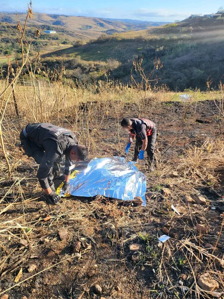 Isidumbu sowesilisa odutshuliwe sitholwe ngamamitha ambalwa phansi onqenqemeni eBuffelsdraai